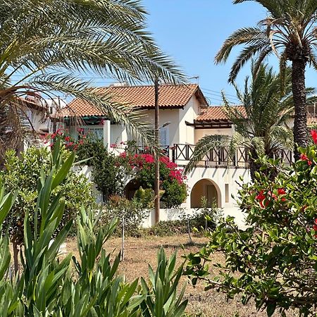 Path Latchi Beachfront Apartments المظهر الخارجي الصورة