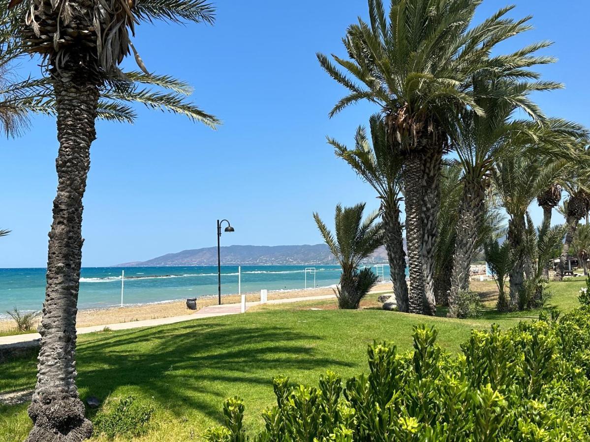 Path Latchi Beachfront Apartments المظهر الخارجي الصورة