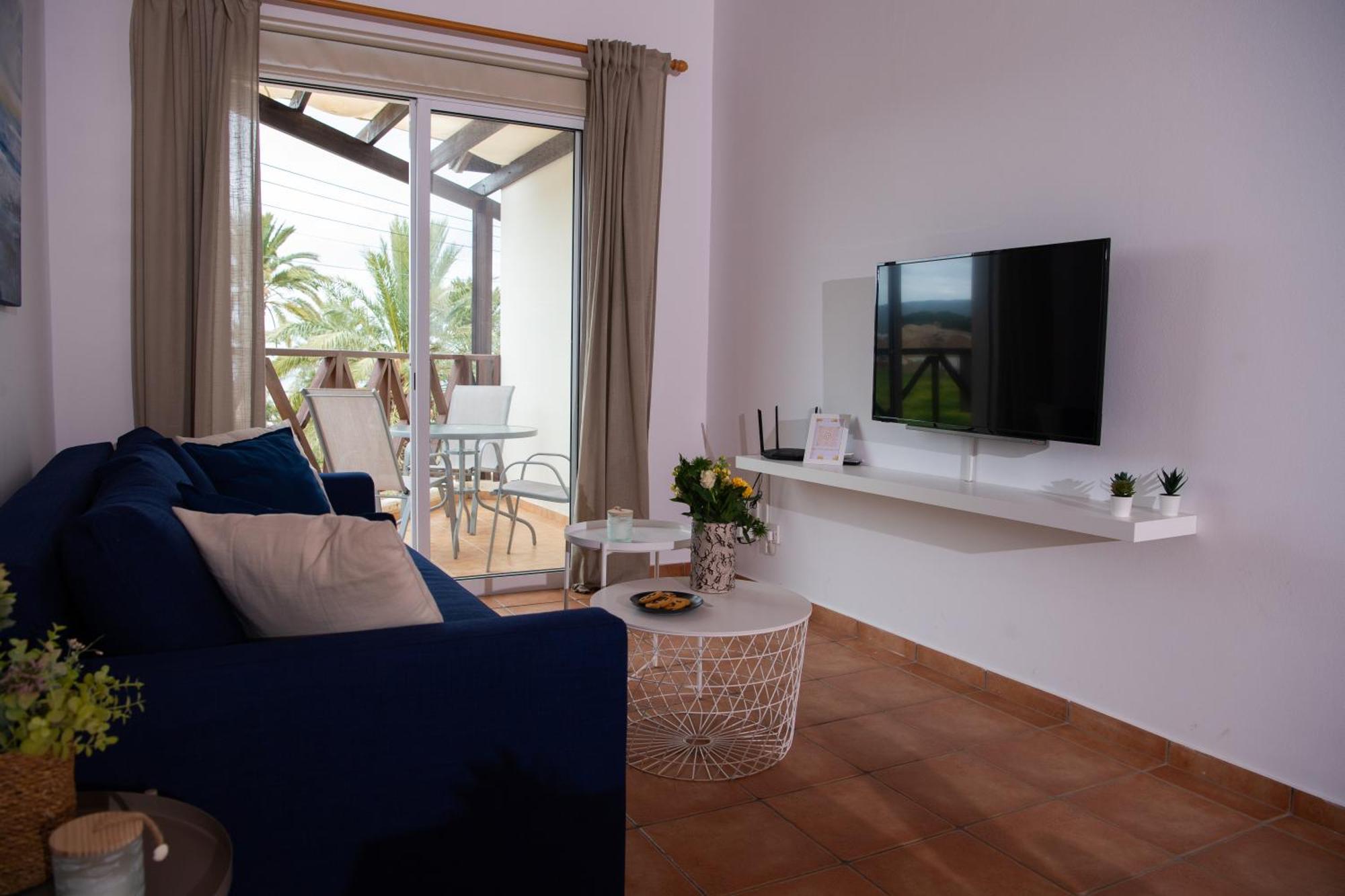 Path Latchi Beachfront Apartments المظهر الخارجي الصورة