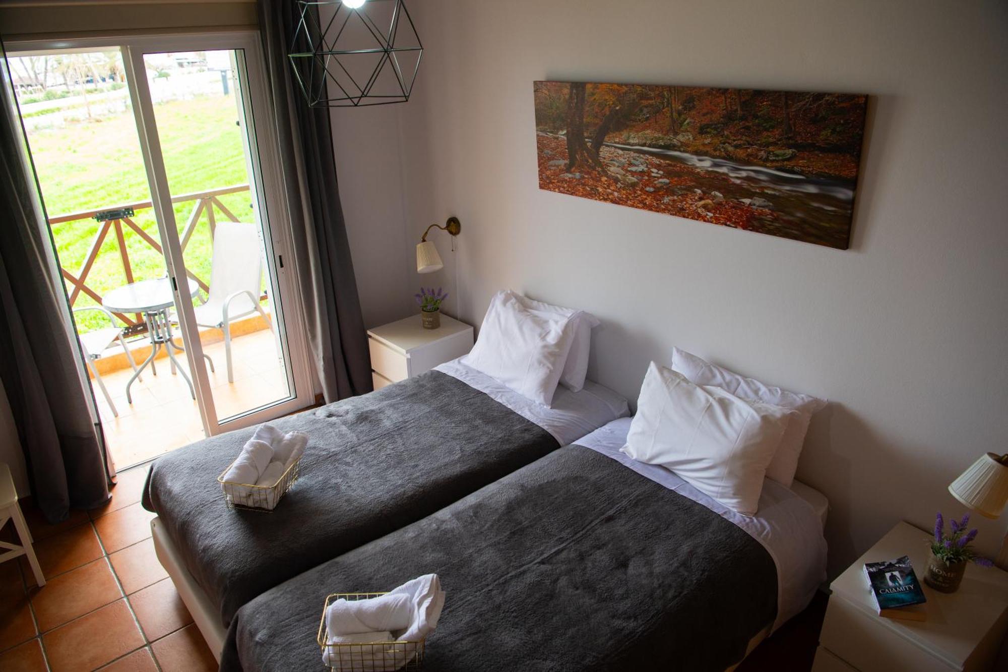 Path Latchi Beachfront Apartments المظهر الخارجي الصورة
