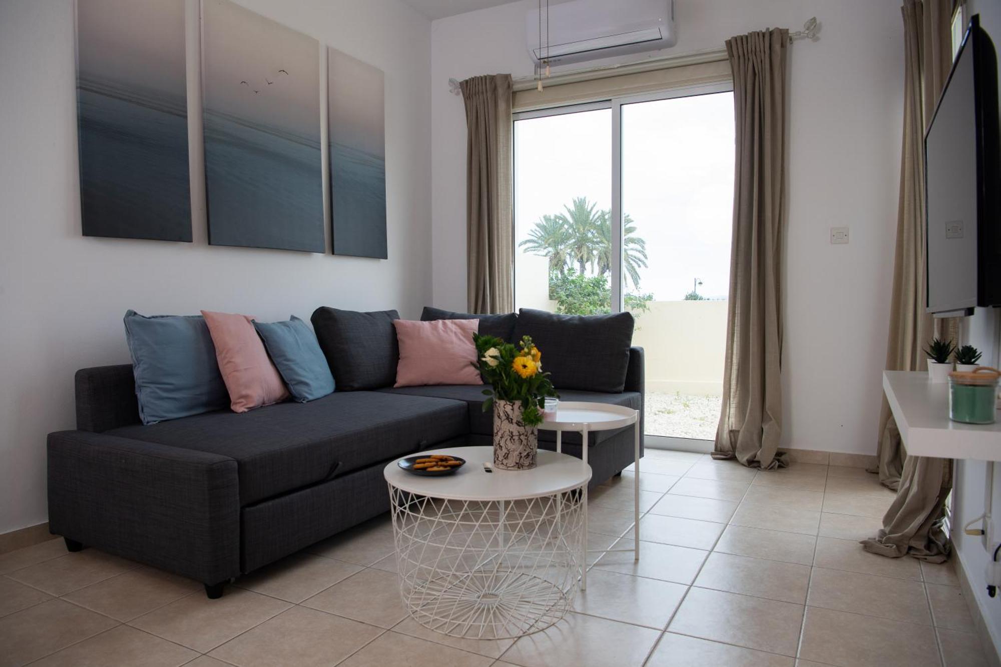 Path Latchi Beachfront Apartments المظهر الخارجي الصورة