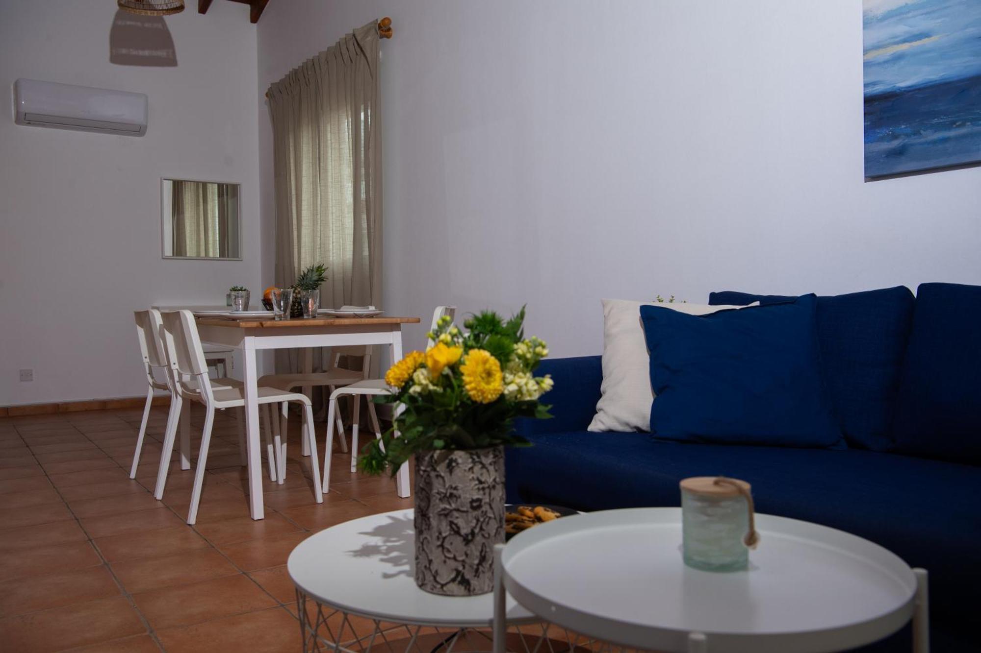 Path Latchi Beachfront Apartments المظهر الخارجي الصورة