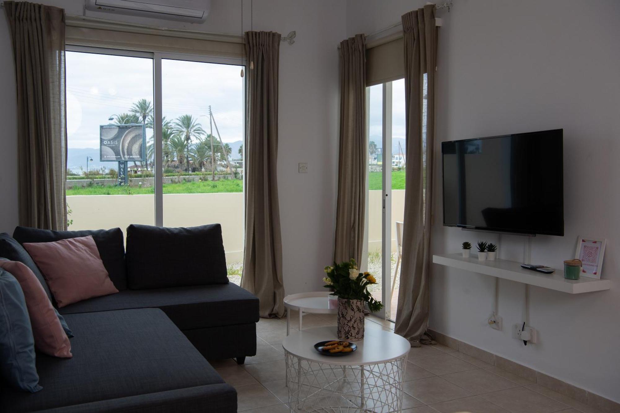 Path Latchi Beachfront Apartments المظهر الخارجي الصورة