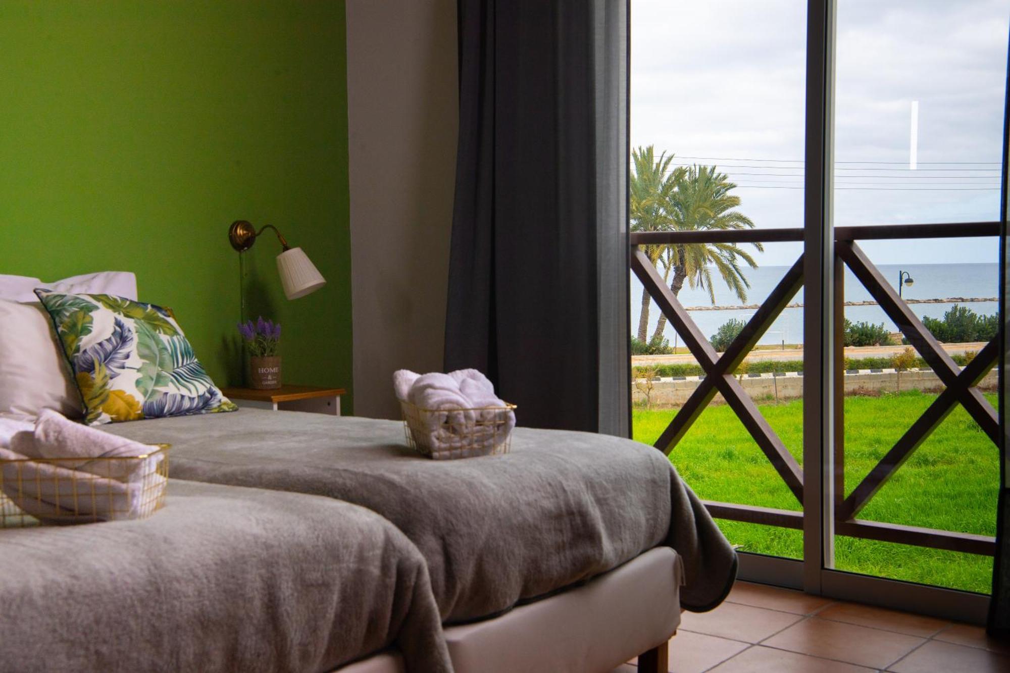 Path Latchi Beachfront Apartments المظهر الخارجي الصورة